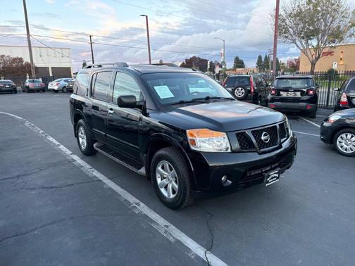 2013 Nissan Armada SV