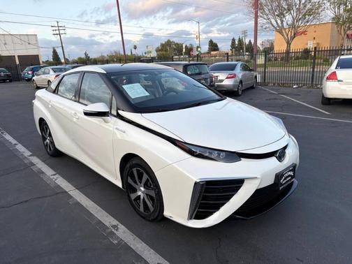 2017 Toyota Mirai Base