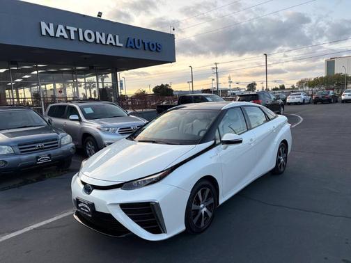 2017 Toyota Mirai Base
