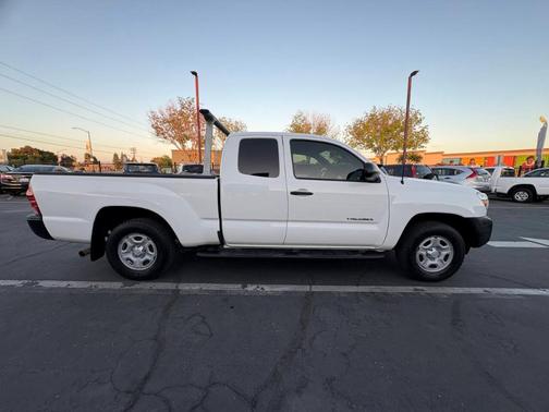 2013 Toyota Tacoma Base