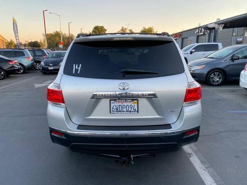 2012 Toyota Highlander SE