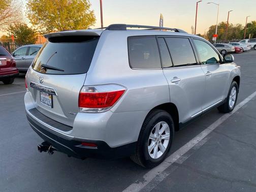 2012 Toyota Highlander SE