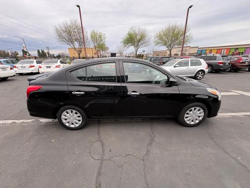 2017 Nissan Versa 1.6 SV
