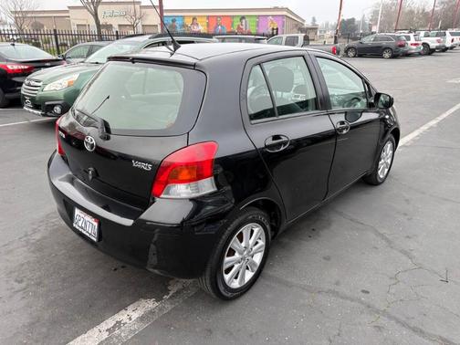 2011 Toyota Yaris Base