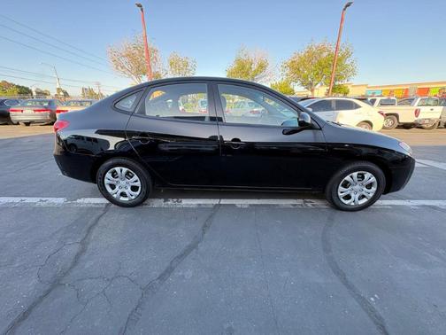 Black Noir Pearl 2010 Hyundai ELANTRA GLS