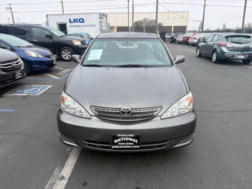 2004 Toyota Camry LE