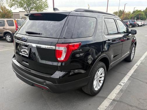 2017 Ford Explorer Base