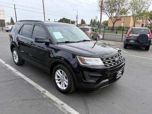 2017 Ford Explorer Base