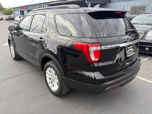 2017 Ford Explorer Base