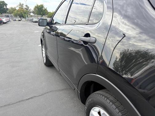 2017 Ford Explorer Base