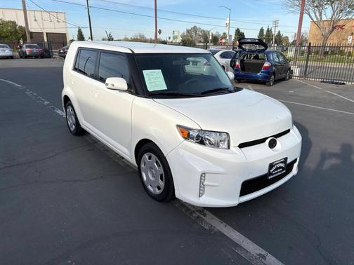 2013 Scion xB 10 Series