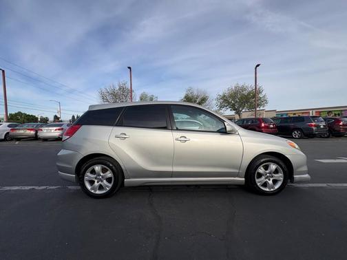 White 2003 Toyota Matrix XR