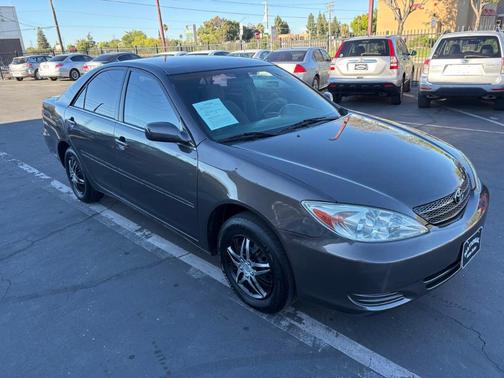 Brown 2004 Toyota Camry LE