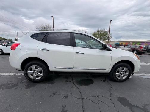 Pearl White 2015 Nissan Rogue Select S