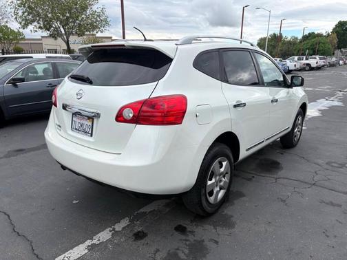 Pearl White 2015 Nissan Rogue Select S
