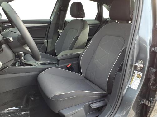 Platinum Gray Metallic 2026 Volkswagen Jetta 1.5T Sport