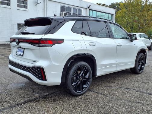 2025 Volkswagen Tiguan 2.0T SE R-Line Black