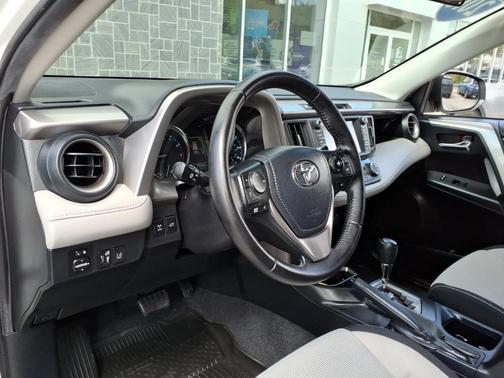 Super White 2016 Toyota RAV4 XLE