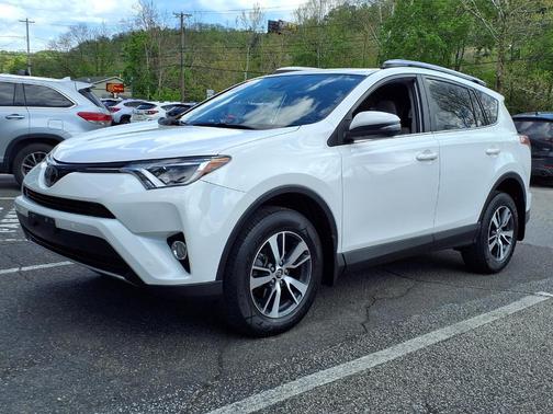 Super White 2016 Toyota RAV4 XLE