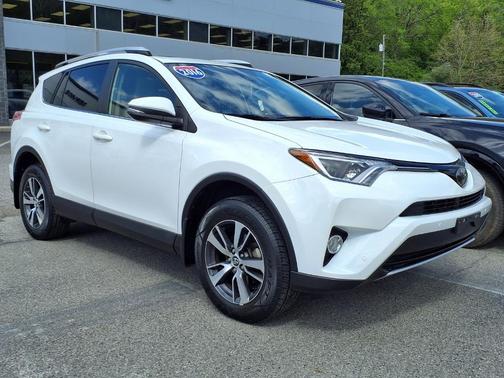 Super White 2016 Toyota RAV4 XLE