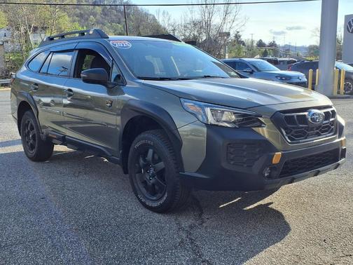 Autumn Green Metallic 2025 Subaru Outback Wilderness