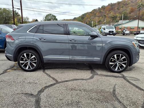 2026 Volkswagen Atlas Cross Sport 2.0T SEL Premium R-Line