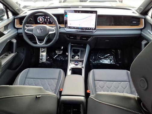 2026 Volkswagen Tiguan 2.0T SEL R-Line