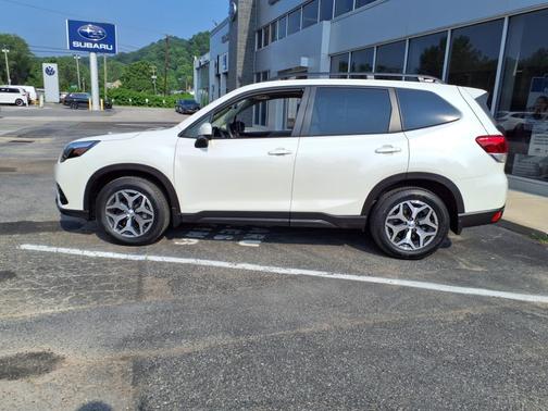 2023 Subaru Forester 2.5i Premium
