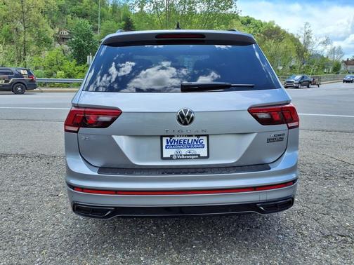 2024 Volkswagen Tiguan 2.0T SE R-Line Black