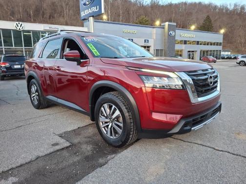 2023 Nissan Pathfinder SL