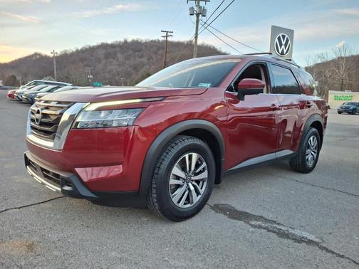 2023 Nissan Pathfinder SL