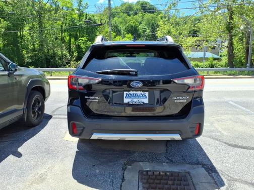 Crystal Black Silica 2022 Subaru Outback Touring