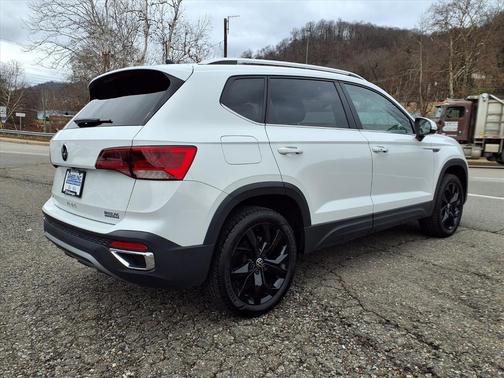 2024 Volkswagen Taos 1.5T SE