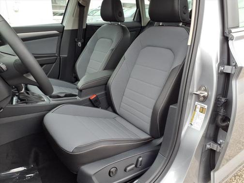 Pyrite Silver Metallic 2026 Volkswagen Jetta 1.5T SE