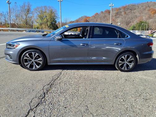 2022 Volkswagen Passat 2.0T SE