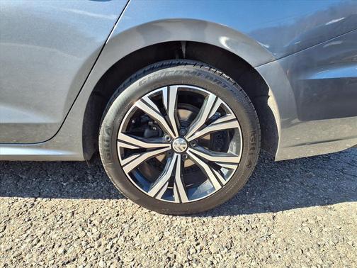 2022 Volkswagen Passat 2.0T SE