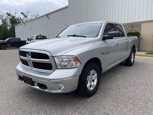 2017 RAM 1500 SLT