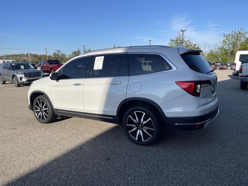 .White 2020 Honda Pilot AWD Elite