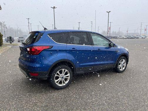 Blue 2019 Ford Escape SE