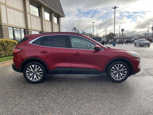 2022 Ford Escape Titanium