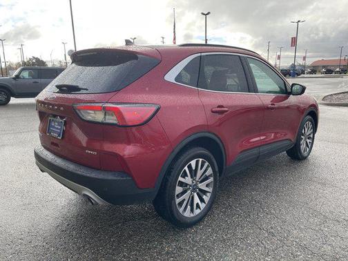 2022 Ford Escape Titanium