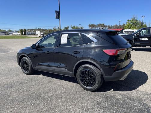 Black 2020 Ford Escape SE