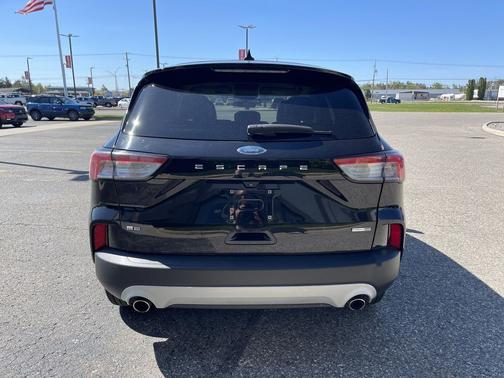 Black 2020 Ford Escape SE