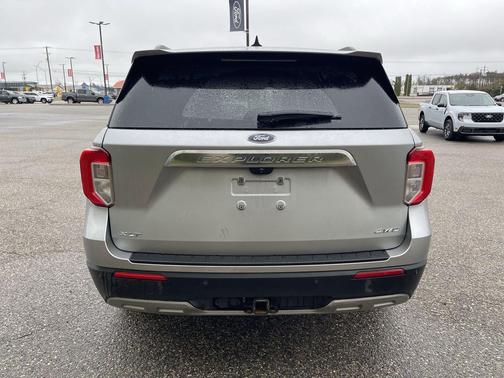 Iconic Silver Metallic 2023 Ford Explorer XLT