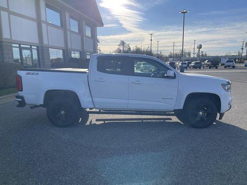 .White 2020 Chevrolet Colorado Z71
