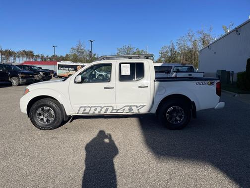 Glacier White 2019 Nissan Frontier PRO-4X