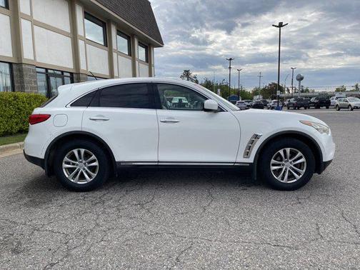 2011 INFINITI FX35 Base