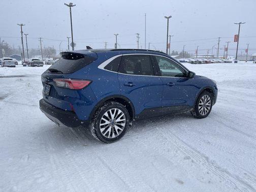 2022 Ford Escape Titanium