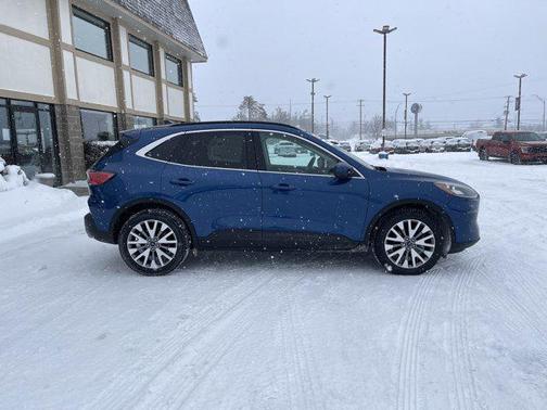 2022 Ford Escape Titanium