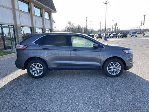 Gray 2024 Ford Edge SEL